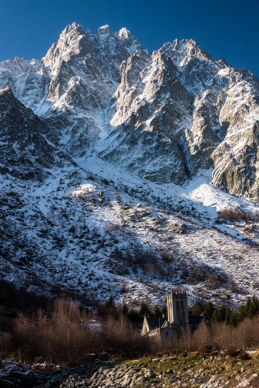 Winter Berglandschaft Mit Steiniger Kirche Und Bäumen | Winterlandschaften | Landschaften
