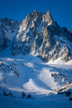 Winter Schneebedecktes Berglanschaft Mit Wolkenlosem Himmel | Winterlandschaften | Landschaften