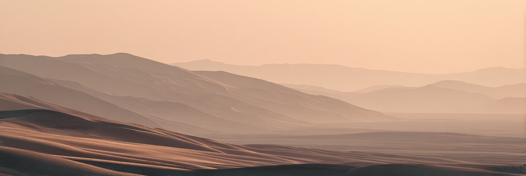 Wüsten Friedliche Wüstenlandschaft Mit Dünen Und Bergen Dawn Dusk | Wuesten und Savanne | Landschaften