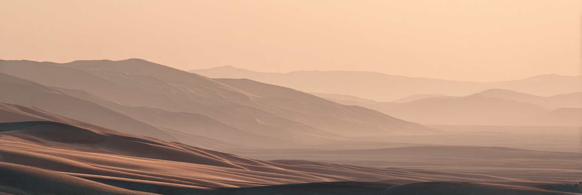 Wüsten Friedliche Wüstenlandschaft Mit Dünen Und Bergen Dawn Dusk | Wuesten und Savanne | Landschaften