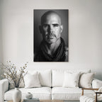 Schwarz Und Weiss Portrait Eines Mannes Mit Glatze Und Schal Ernste Aussdruck