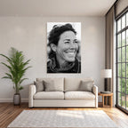 Smilende Person Mit Loosem Haar Und Schleife