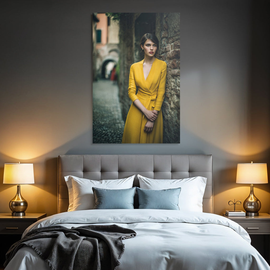 Porträts Frau In Gelbem Kleid Vintage Stil Steinwand Kopfsteinpflaster Gasse