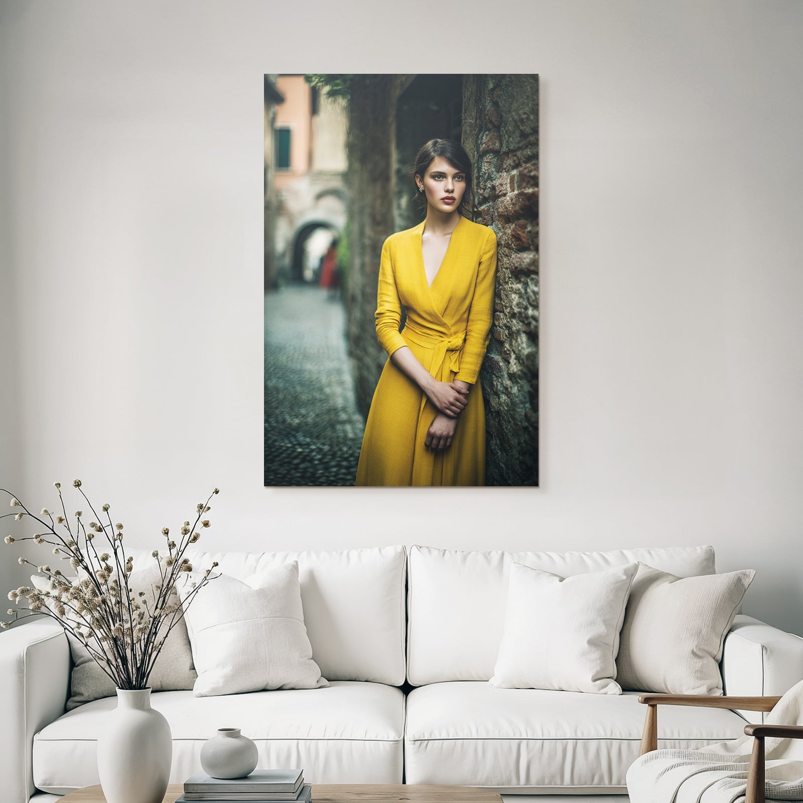 Porträts Frau In Gelbem Kleid Vintage Stil Steinwand Kopfsteinpflaster Gasse