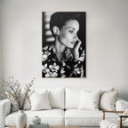 Porträts Schwarzweiss Portrait Person Mit Blumenhemd Dramatisches Lichtgestaltung