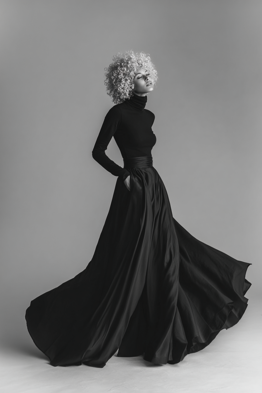 Elegante Schwarz Weisse Fashion Modell Mit Lockigem Haar In Bewegung | Mode und Stil | Menschen und Emotionen