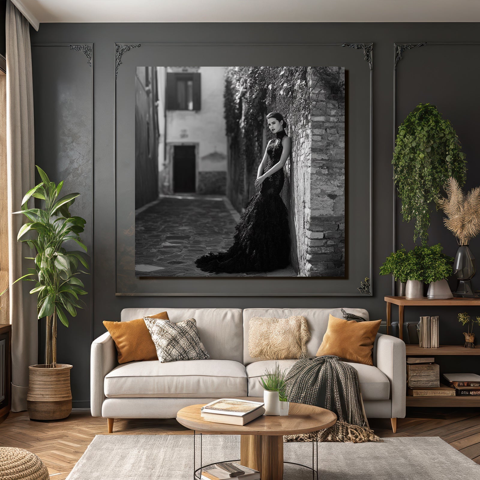 Elegante Frau Im Kunstvollen Kleid In Einer Enge Gasse