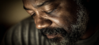 Nahaufnahme Portrait Mann Mit Bart In Nachdenklicher Stimmung | Portraets | Menschen und Emotionen
