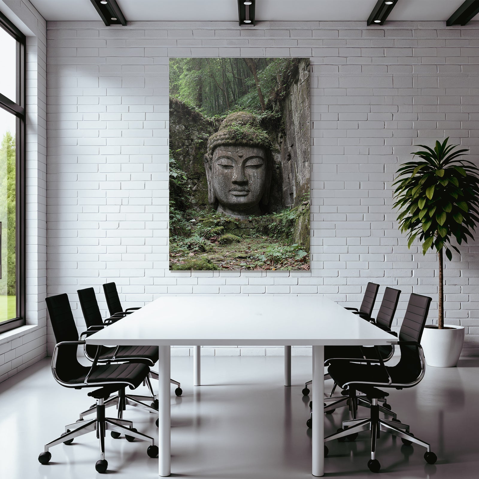 Buddha Kopf Skulptur In Grünem Landscape