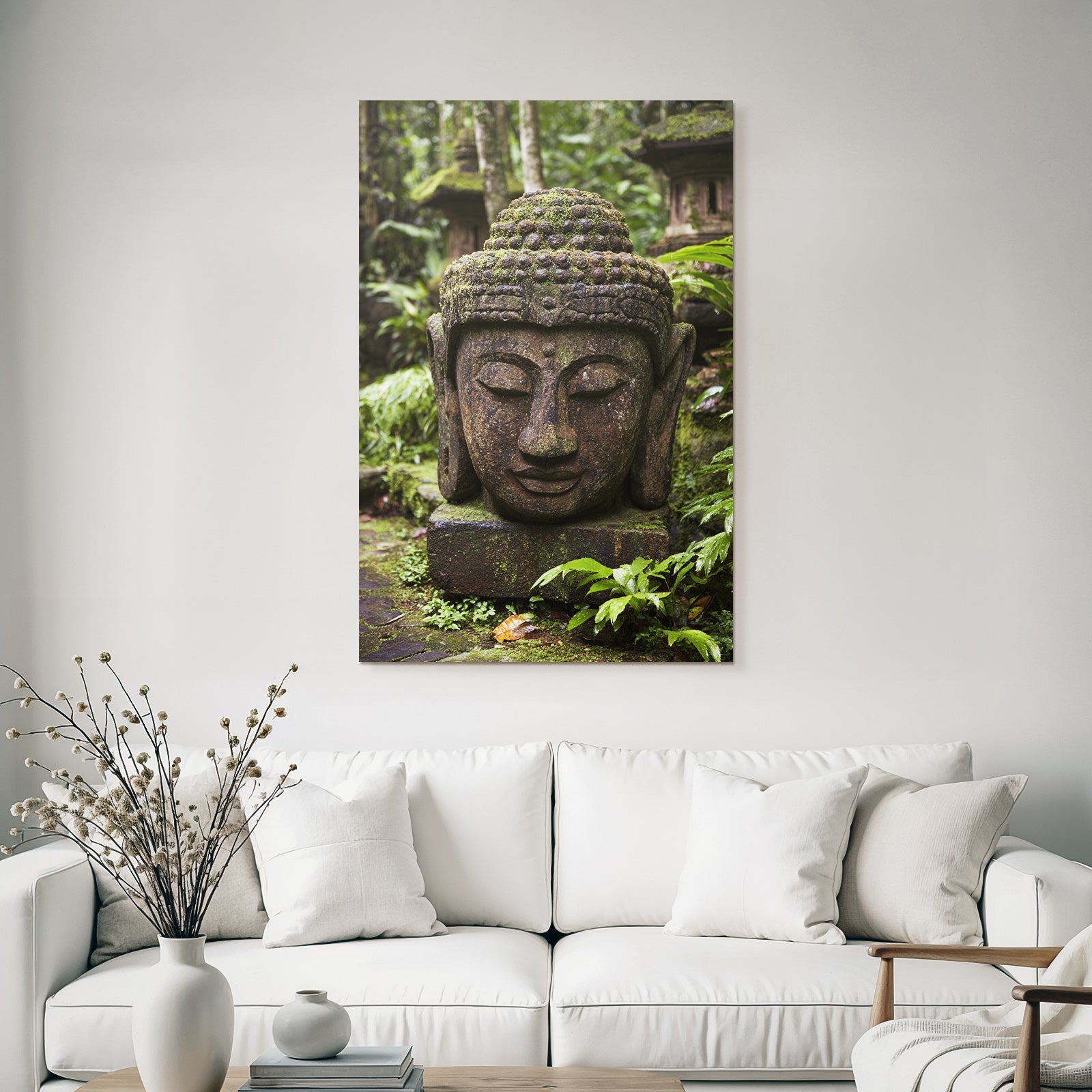 Buddha Kopf Skulptur Mit Moos In Grünem Umfeld
