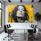 Stylisierte Porträt Einer Frau Auf Vibrant Gelbem Hintergrund