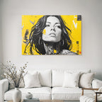 Stylisierte Porträt Einer Frau Auf Vibrant Gelbem Hintergrund