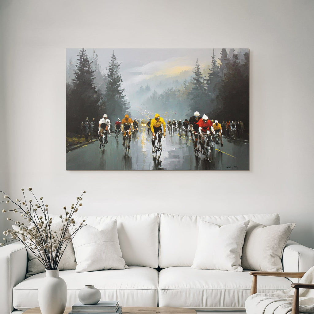 Cycling Race Im Regen Mit Nebel Und Dunklen Bäumen