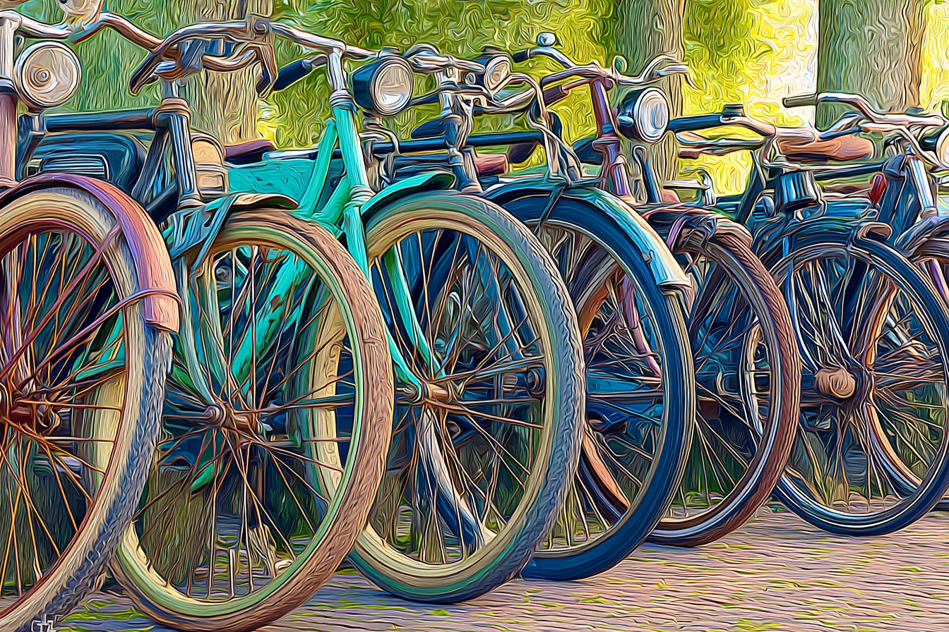Fahrradreihe Bunte Designs Im Freien Mit Grünem Hintergrund | Fahrraeder und Motorraeder | Mobilitaet und Technik