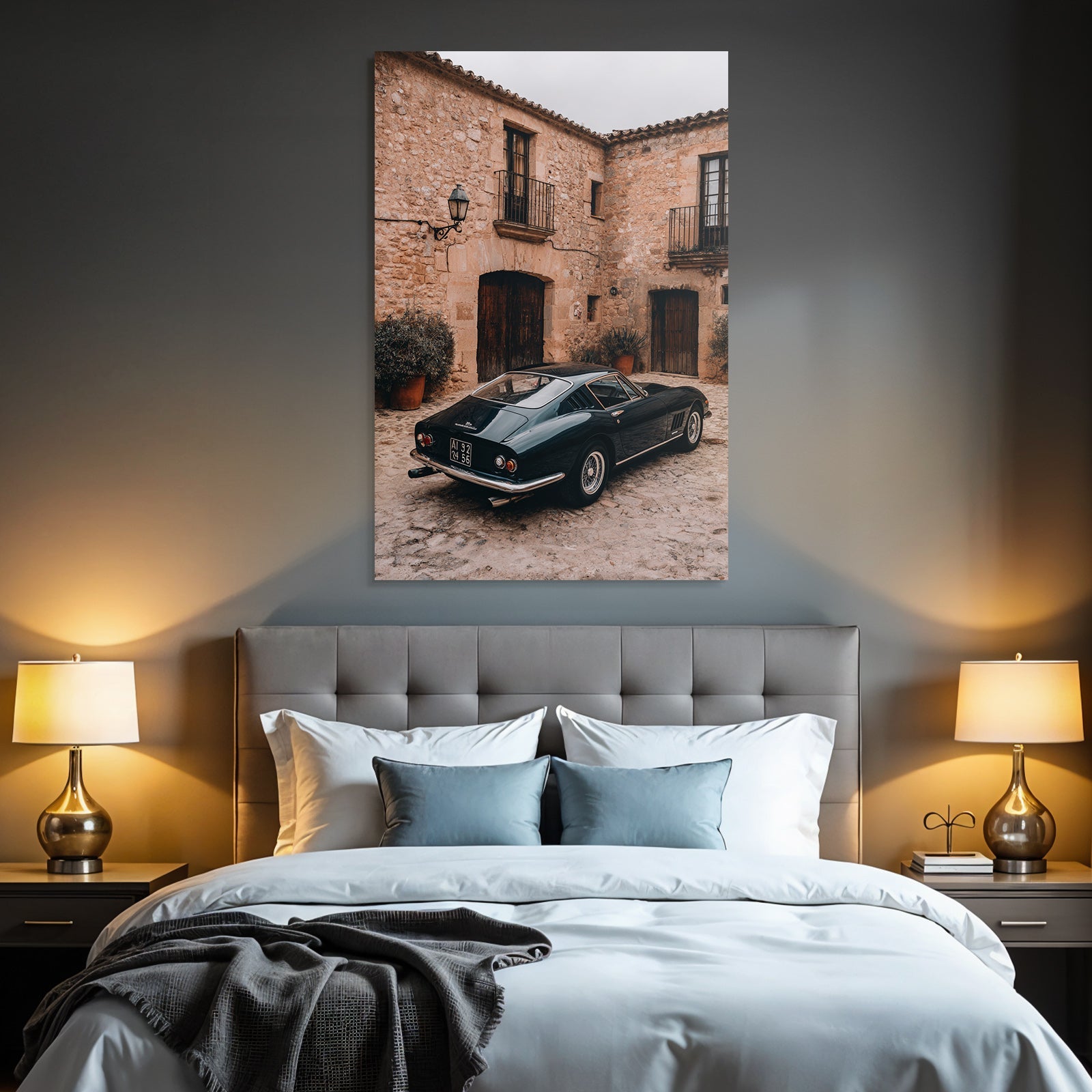 Klassisches Auto In Rustikalem Innenhof