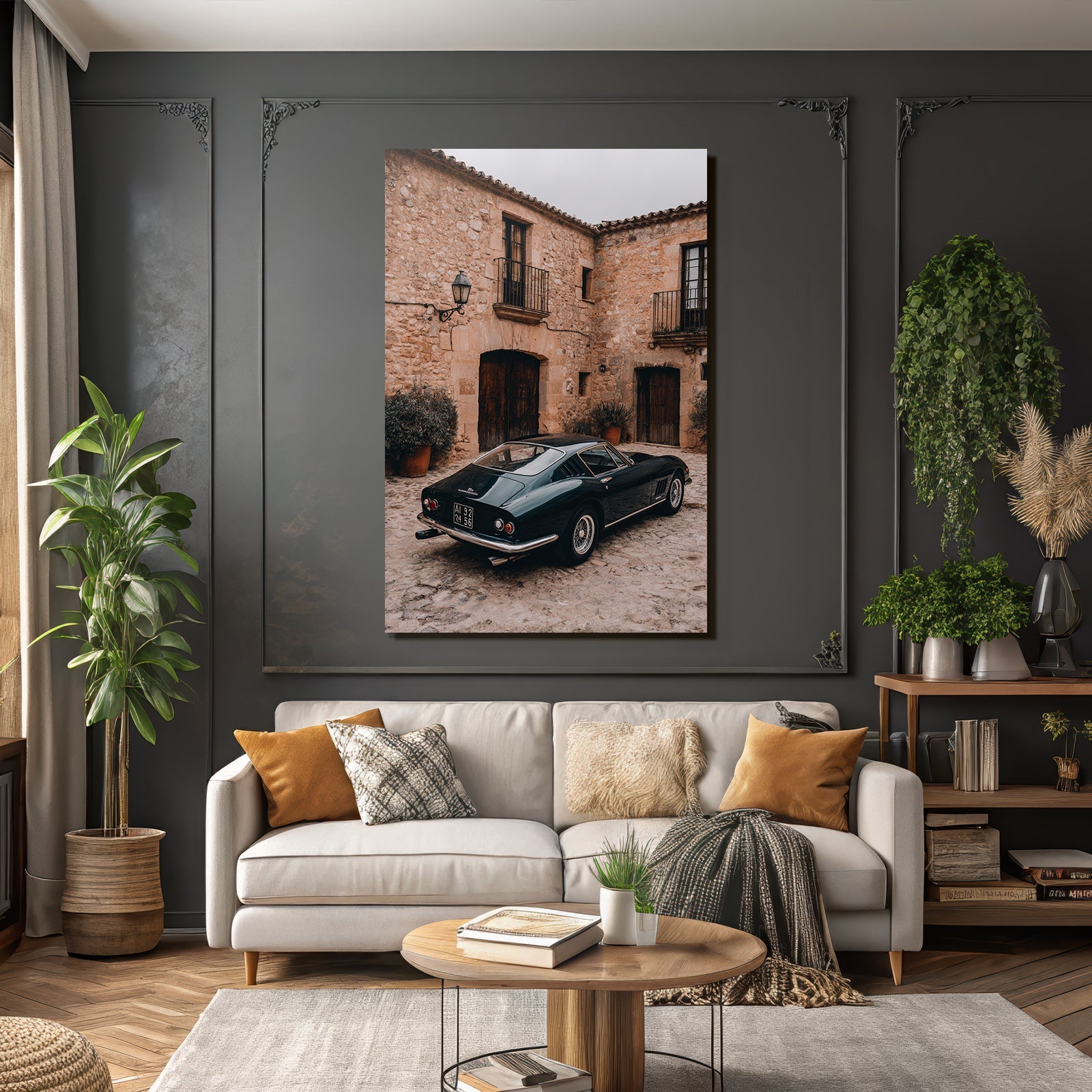 Klassisches Auto In Rustikalem Innenhof