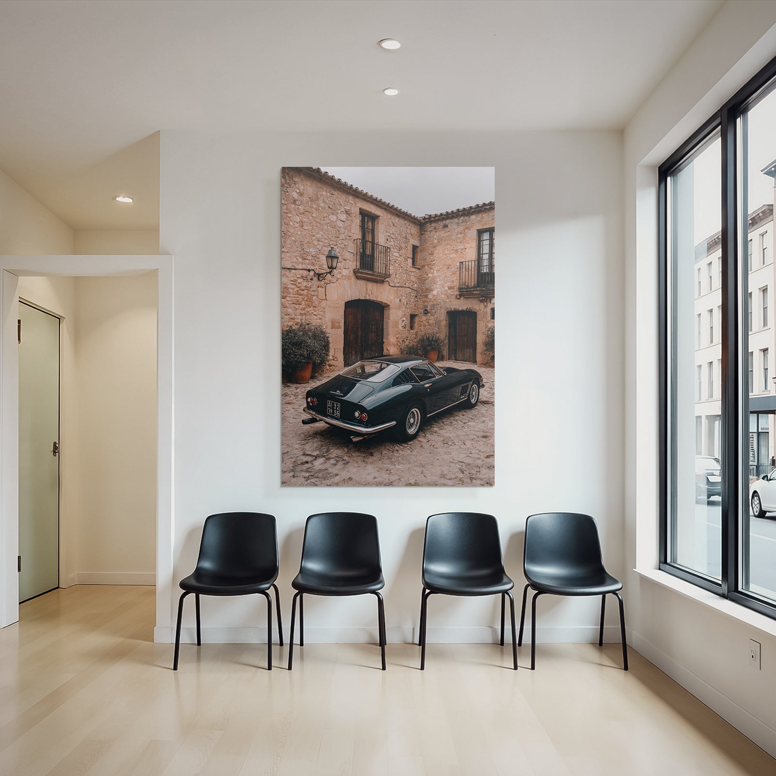 Klassisches Auto In Rustikalem Innenhof