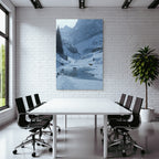 Friedliche Winterlandschaft Mit Hirsch Am Bachufer