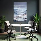 Schneebedeckte Berglandschaft Mit Windendem Fluss