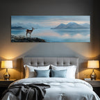 Ruhige Landschaft Mit Hirsch Am Seeufer