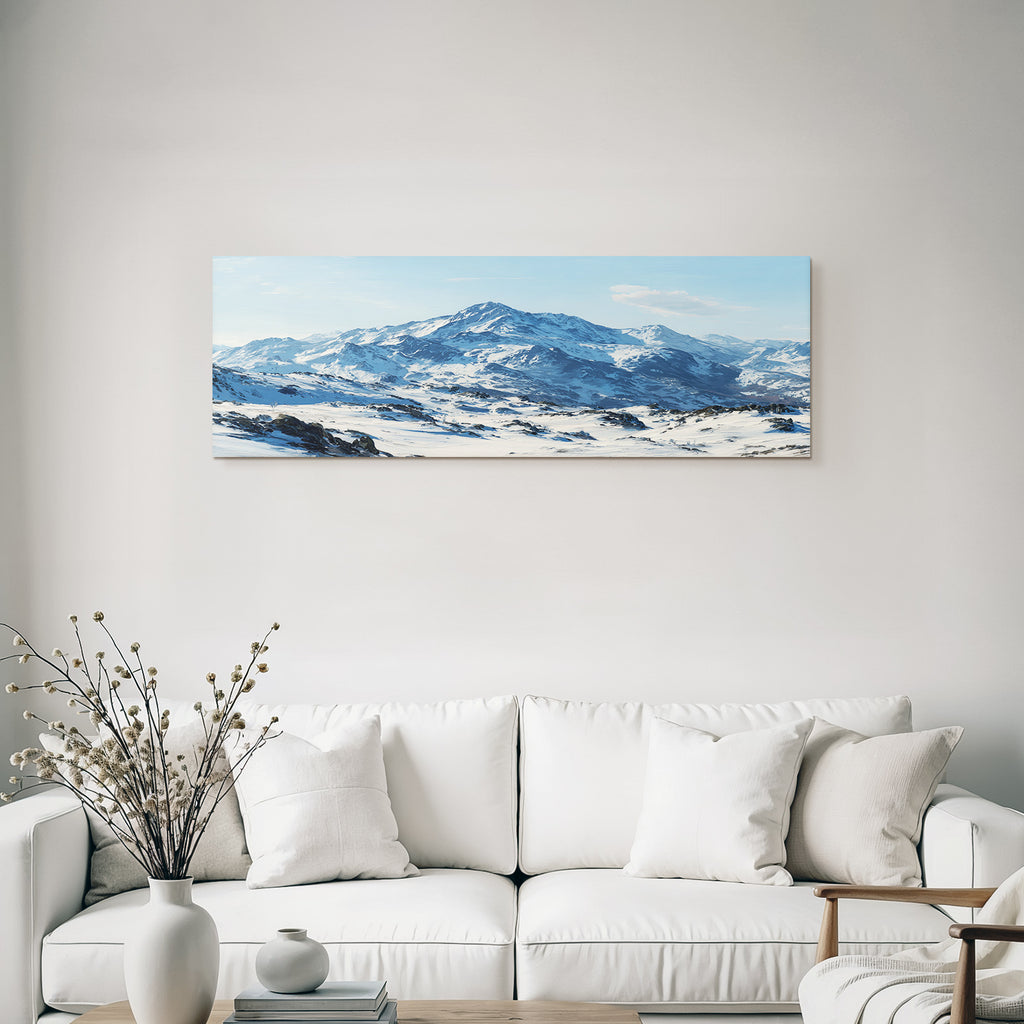 Winterlandschaft Mit Schneebedeckten Bergen Unter Klarem Himmel