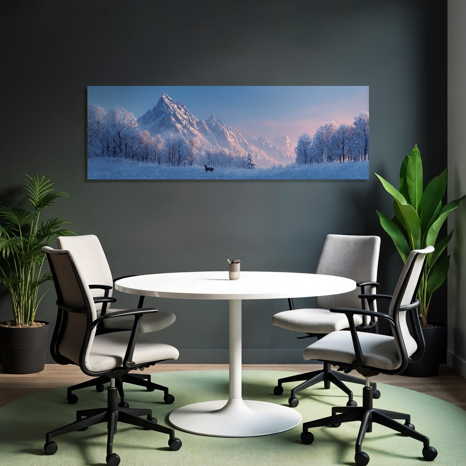 Winterliche Landschaft Mit Schneebedeckten Bergen Und Reh