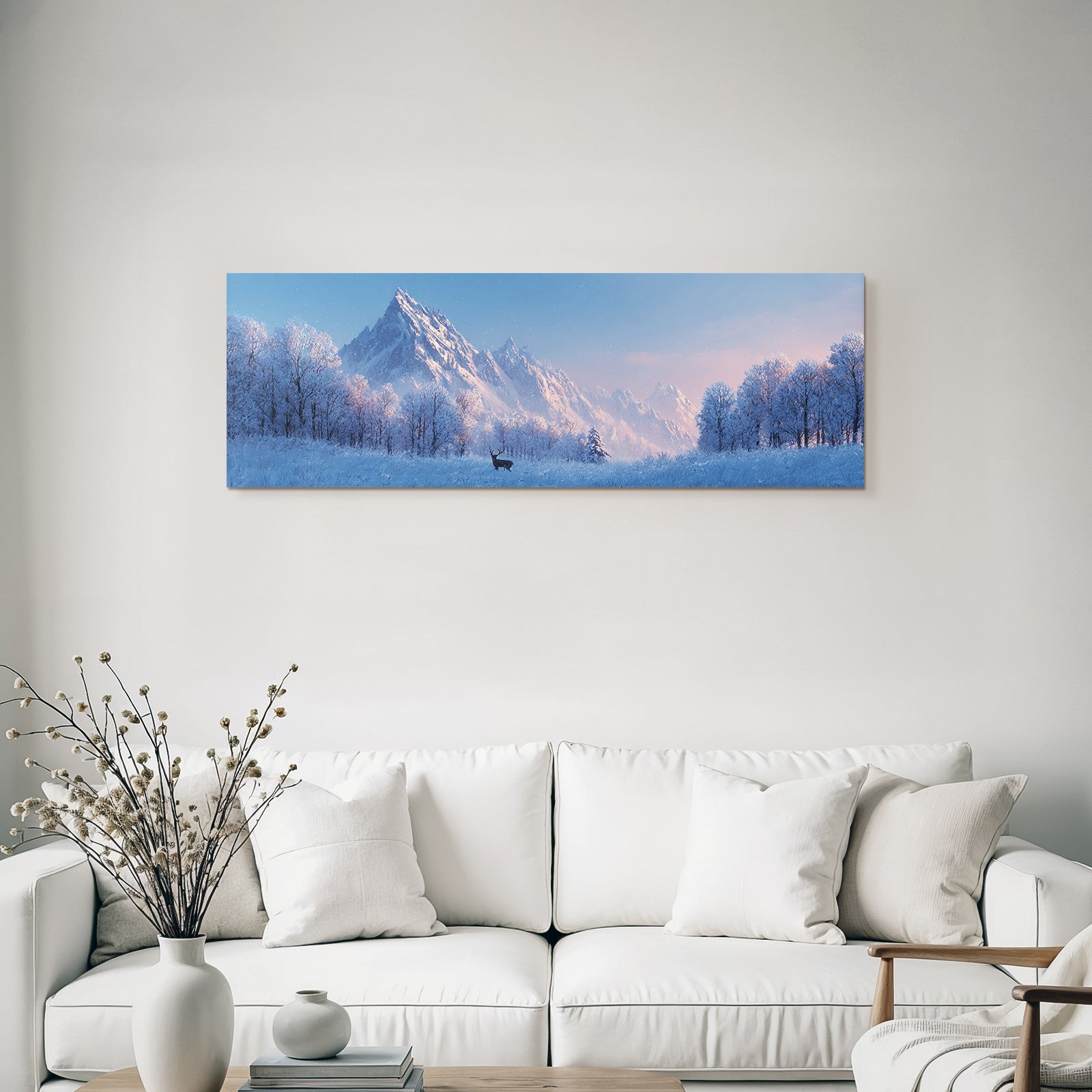 Winterliche Landschaft Mit Schneebedeckten Bergen Und Reh