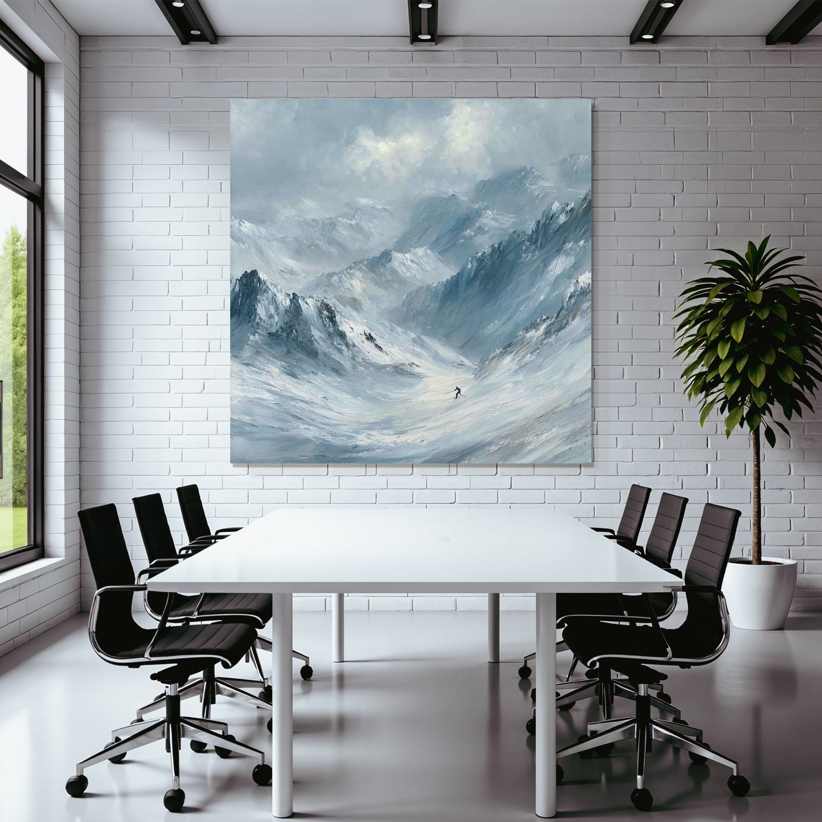 Einsamer Skiläufer Fährt Den Verschneiten Berg Hinunter
