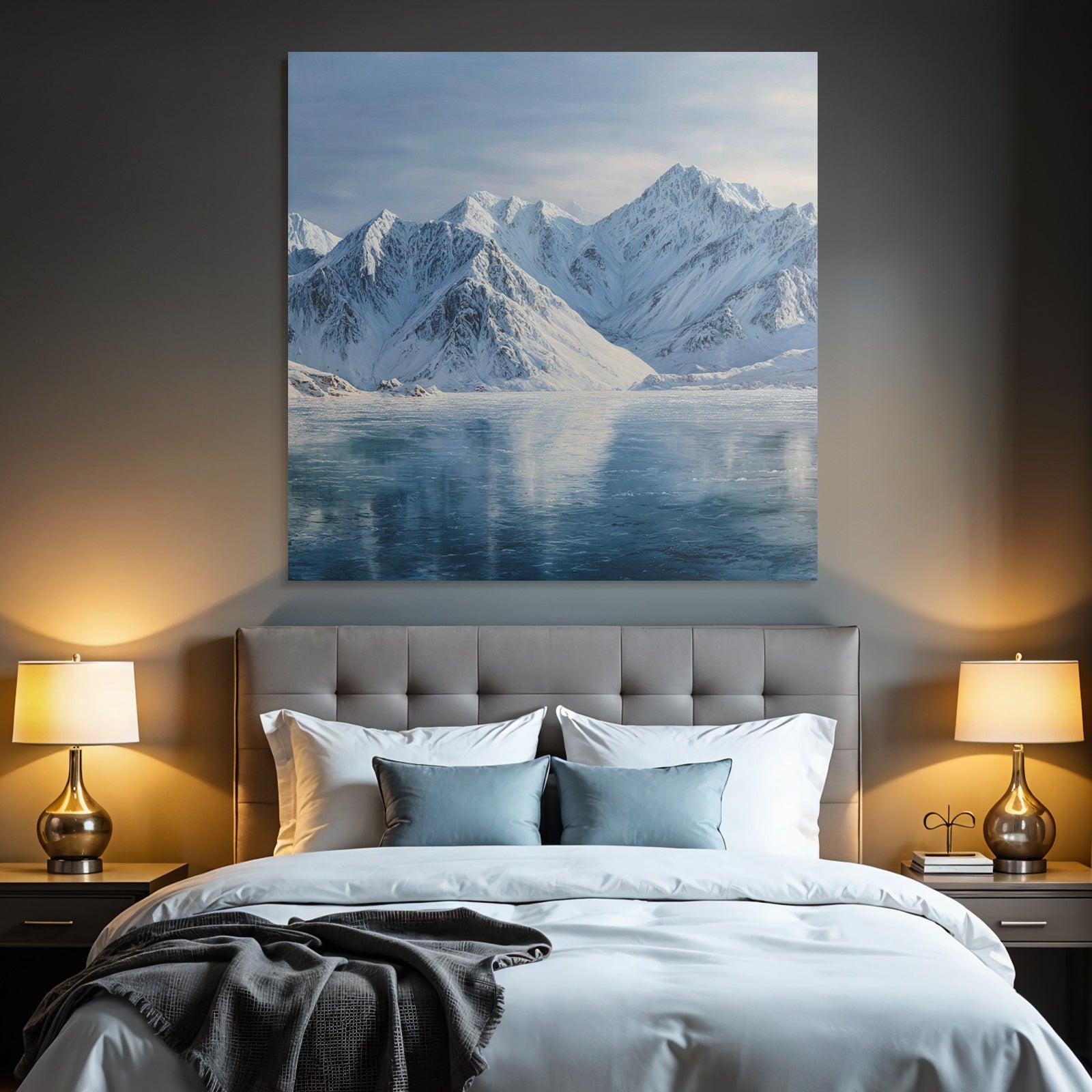 Winterlandschaft Mit Schneebedeckten Bergen Und Spiegelndem Wasser