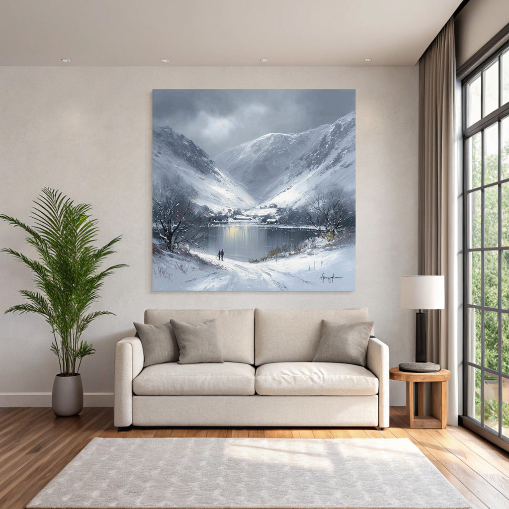 Winterlandschaft Mit Zwei Wanderern An Sanftem See Im Verschneiten Tal