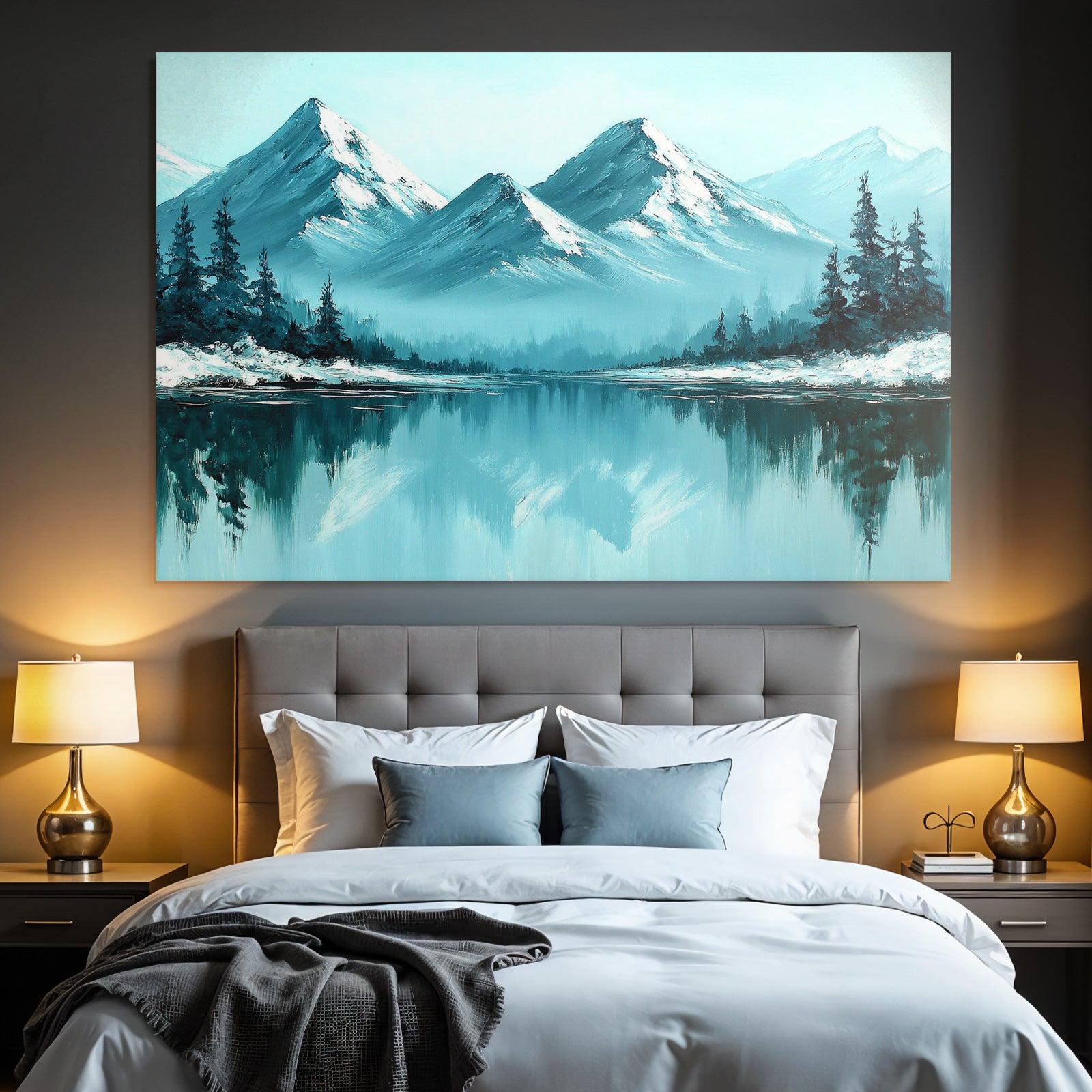 Verschneite Berge Mit Spiegelung Im See