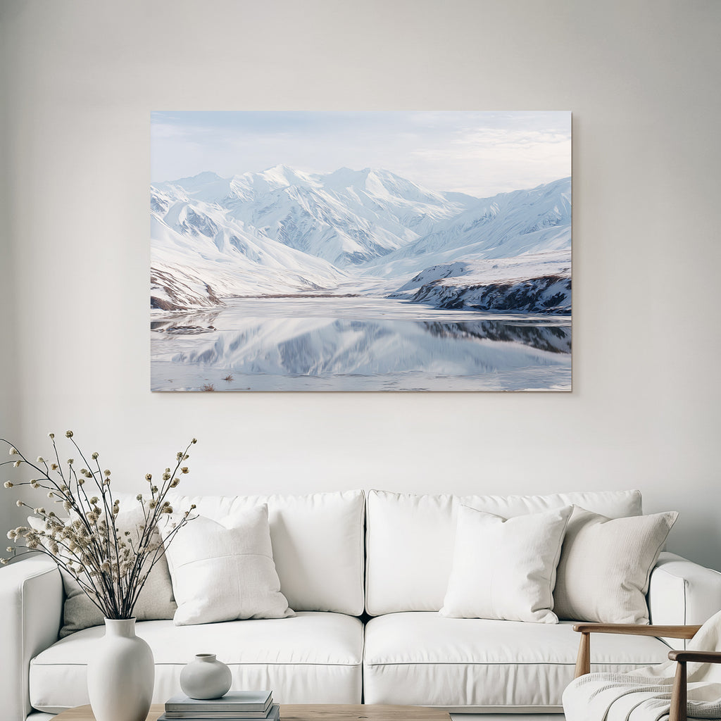 Winterlandschaft Mit Schneebedeckten Bergen Und Spiegelung Im Stillen Wasser
