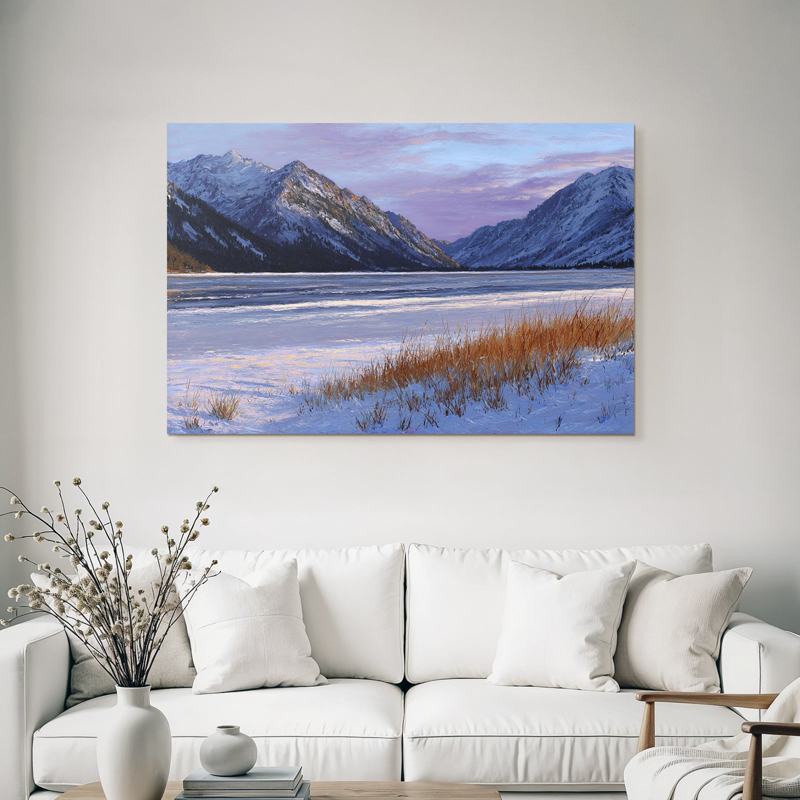 Winterliche Berglandschaft Mit Vereistem See Und Grasflecken