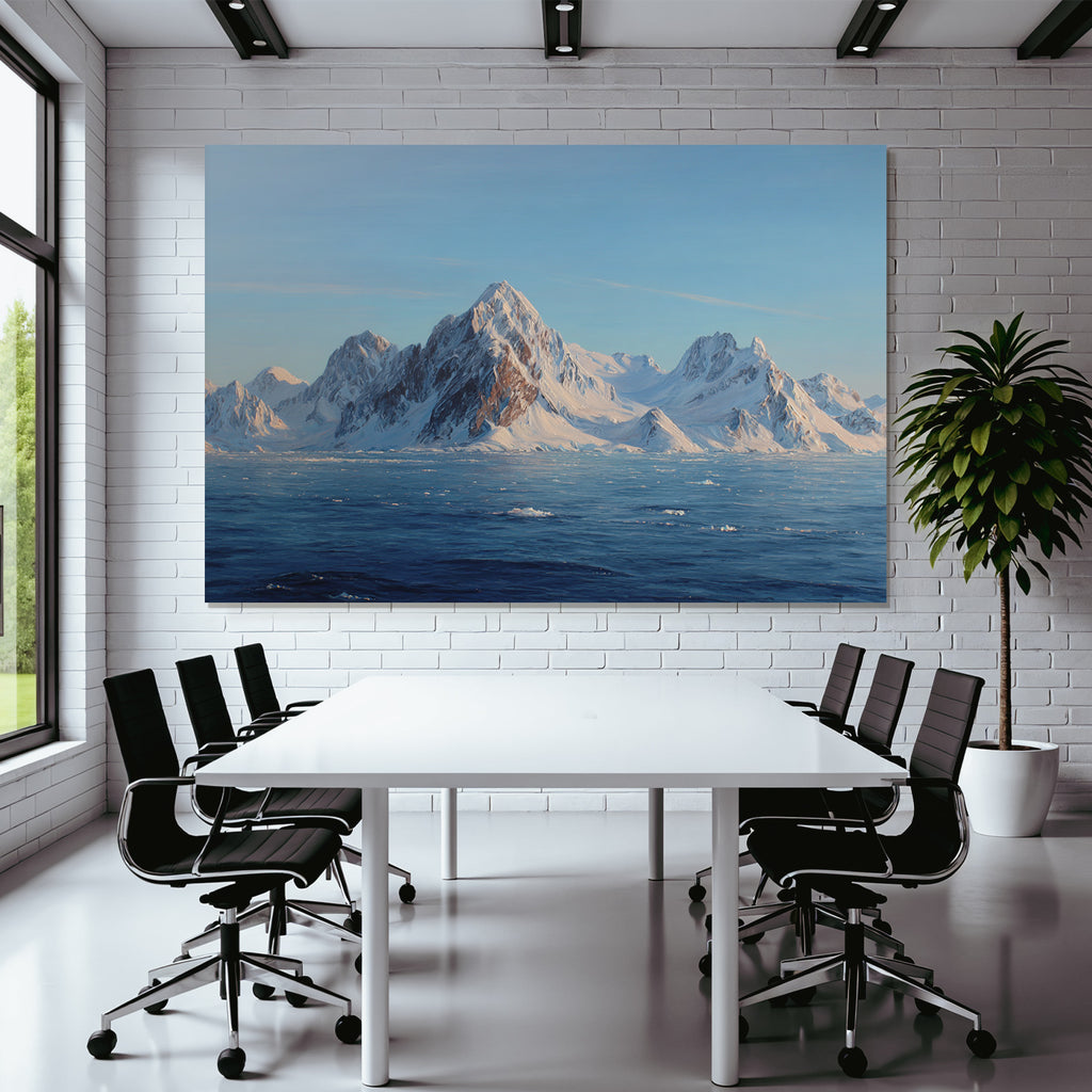 Winterliche Landschaft Mit Schneebedeckten Bergen Und Stillem Meer