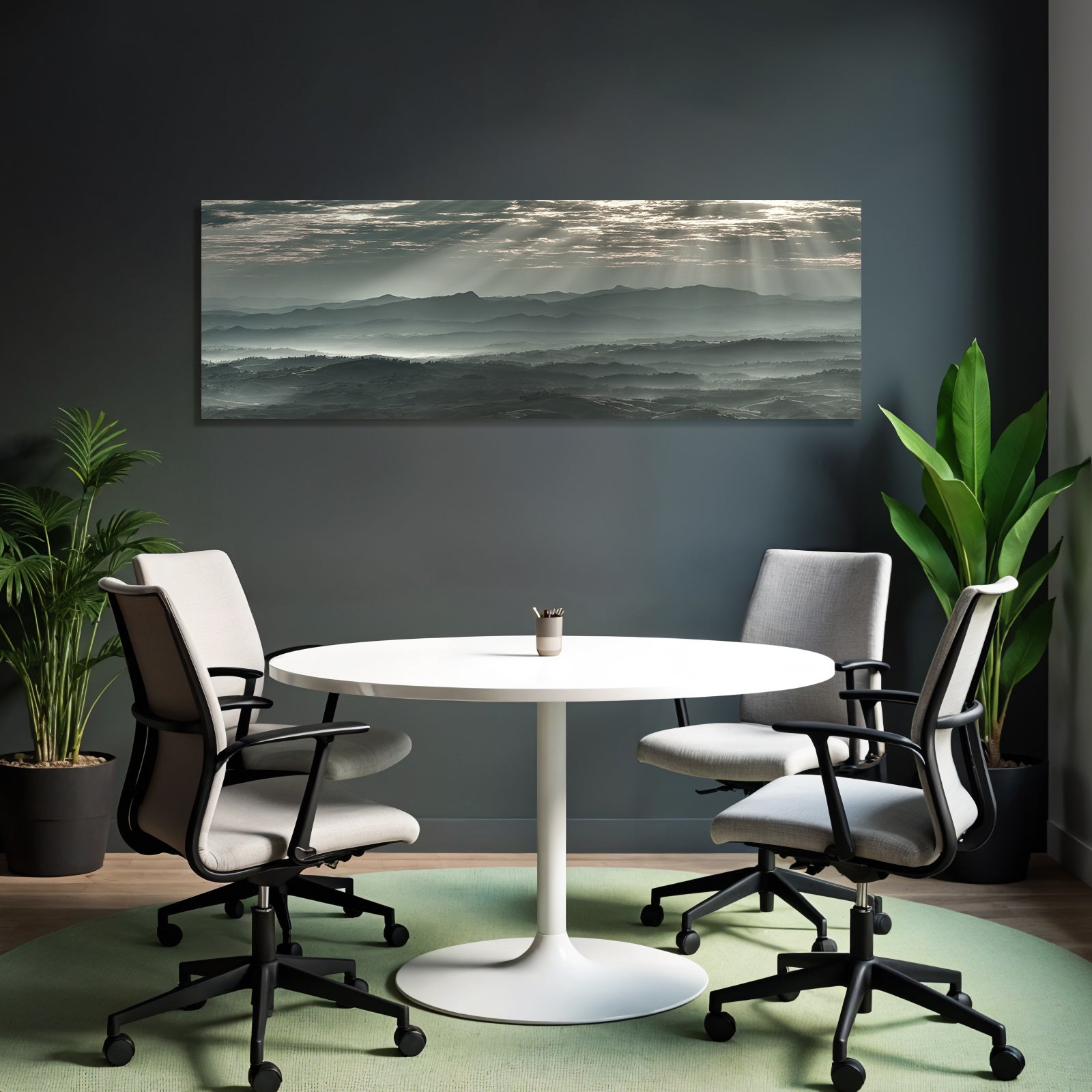 Neblige Berglandschaft Mit Lichtdurchbruch