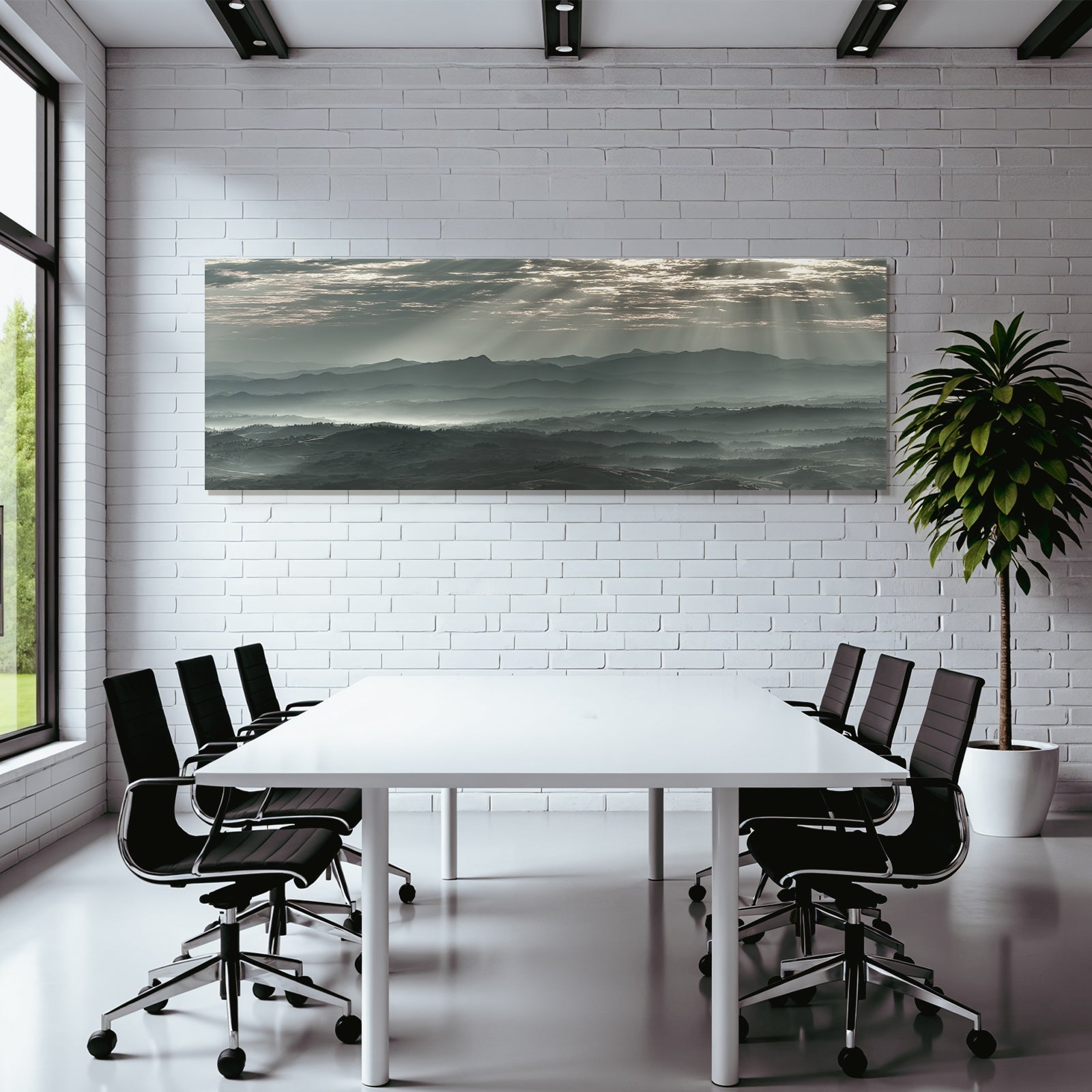 Neblige Berglandschaft Mit Lichtdurchbruch