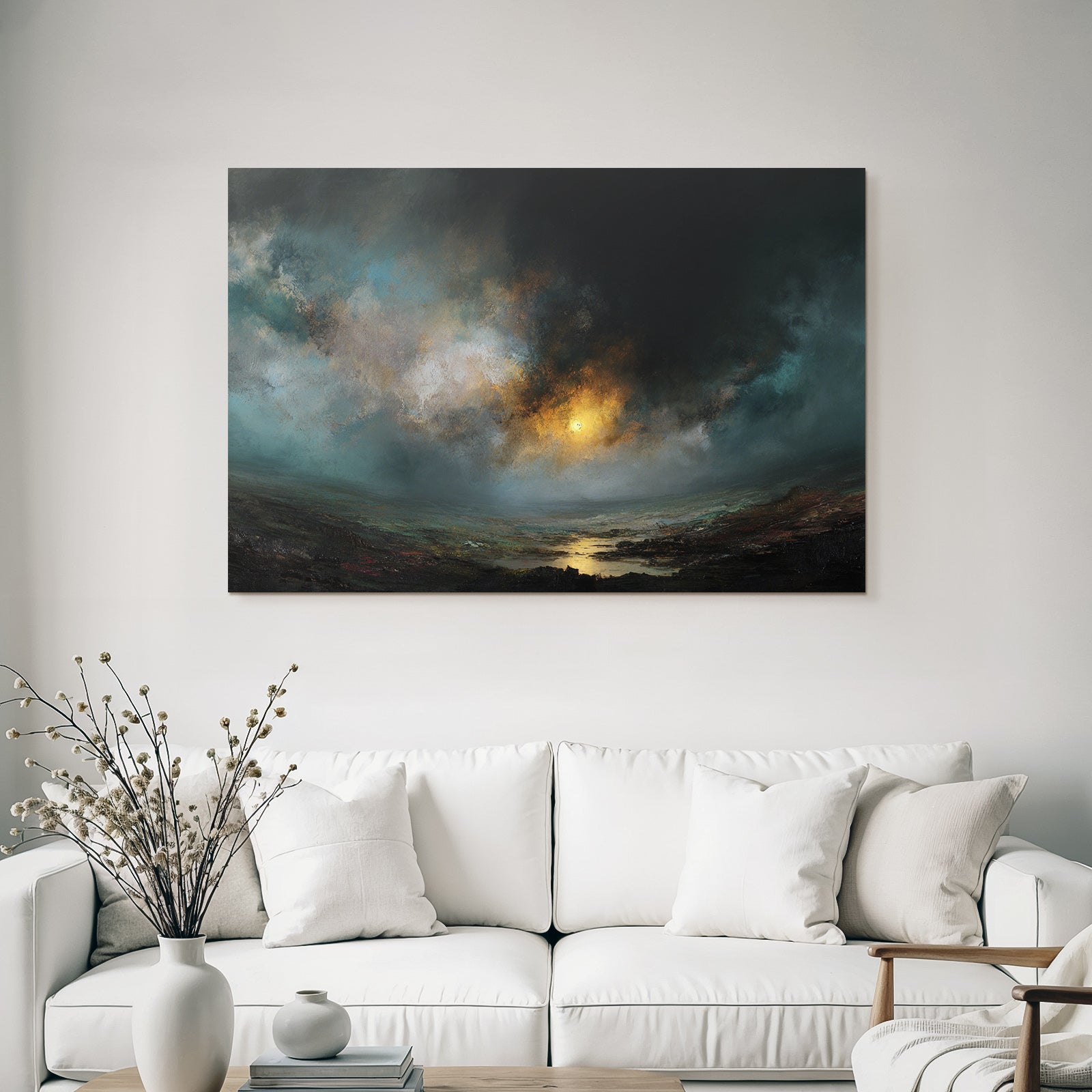 Dramatischer Dunkler Himmel Mit Leuchtsonne Und Reflexion Auf Dem See
