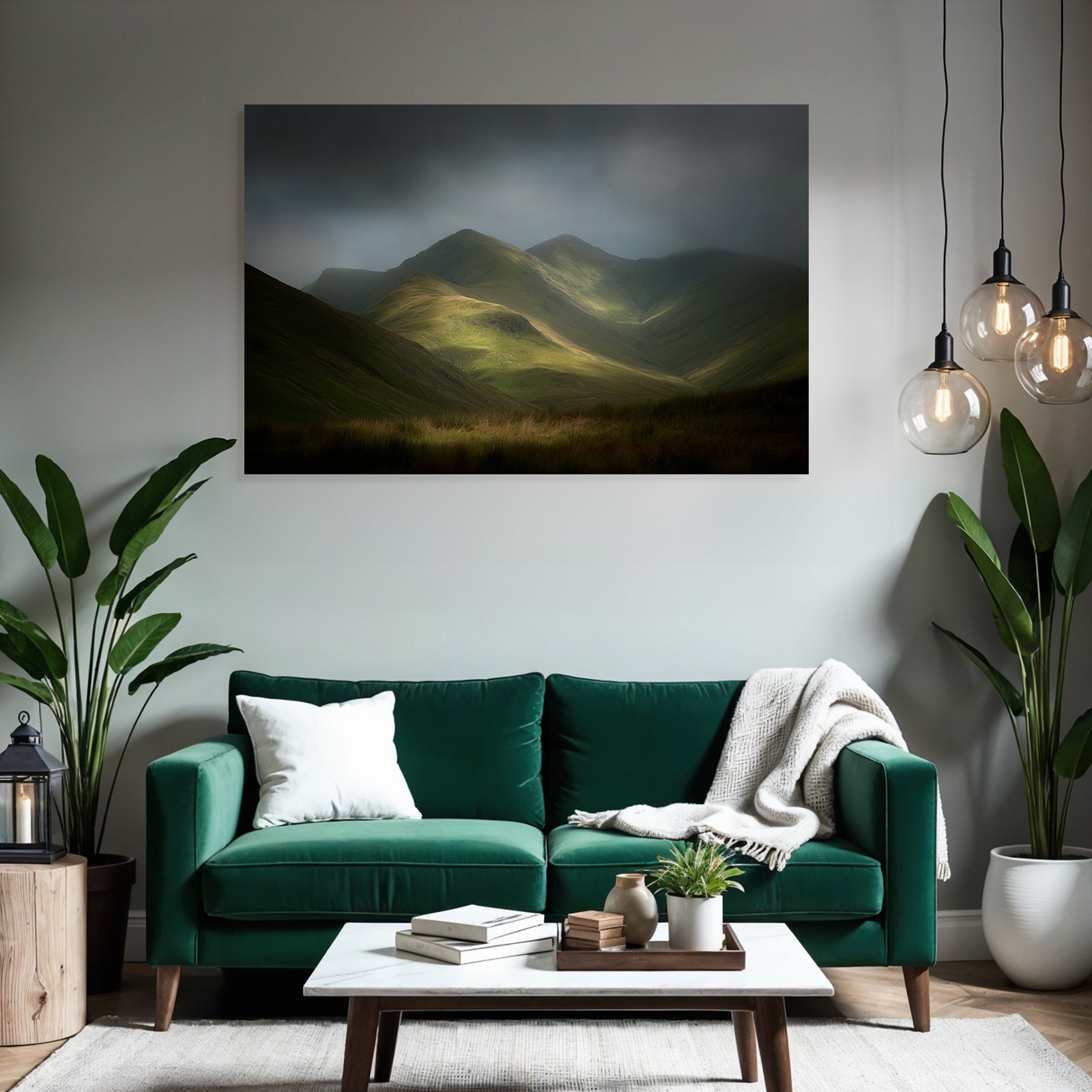 Grüne Hügel Und Berglandschaft Im Stimmungsvollen Licht