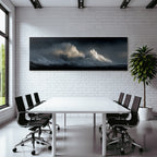 Dramatische Seelandschaft Grosse Ozeanwellen Dunkle Wolken Und Heller Wellenkamm