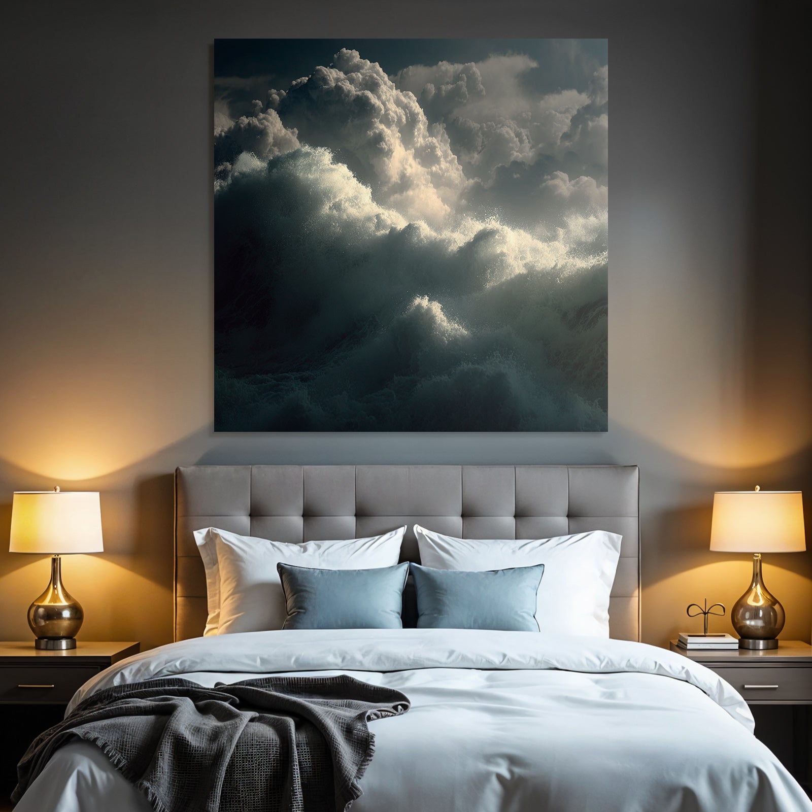 Dramatische Meerlandschaft Mit Grossen Wellen Und Wirbelnden Wolken