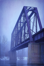 Eisenbahnbrücke Über Wasser Im Nebel | Nebel und Wetter | Natur