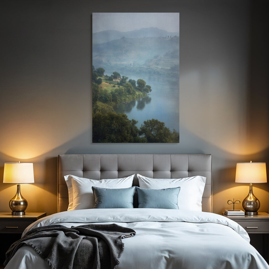 Morgennebel An Der Flusslandschaft Mit Haus