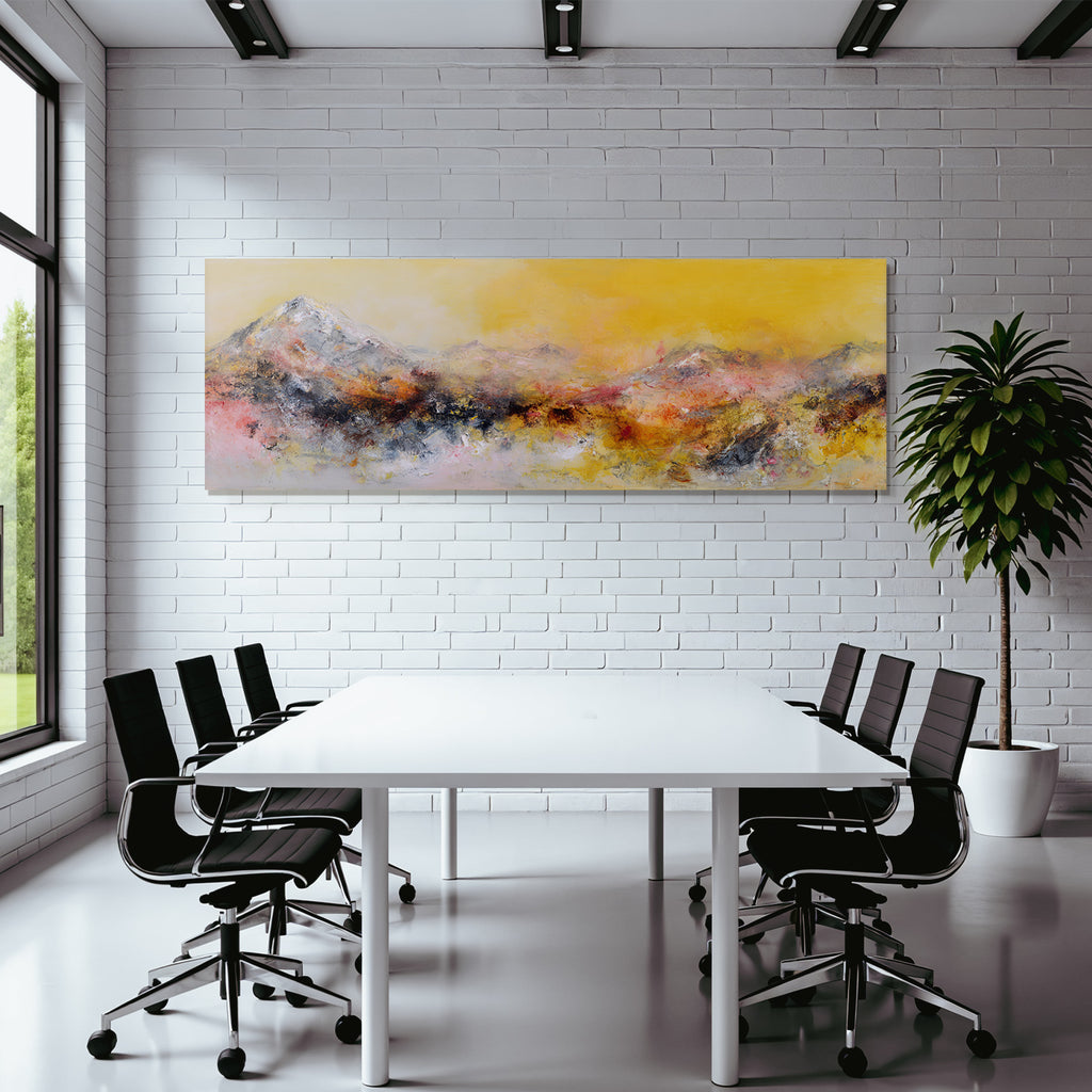 Emotionale Abstrakte Berglandschaft In Gelb Grau Rosa Und Orange