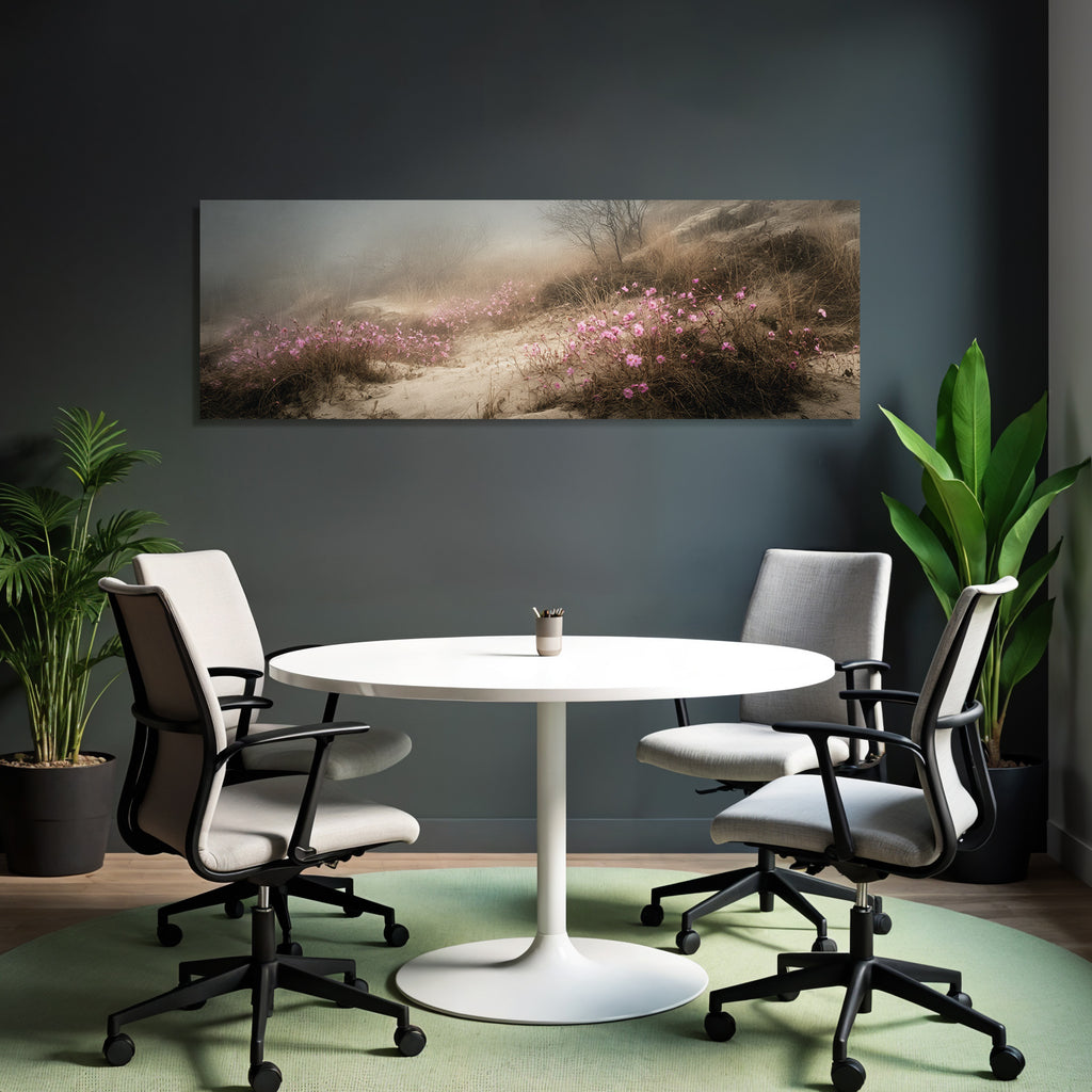 Nebelige Landschaft Mit Rosa Blumen Am Ufer