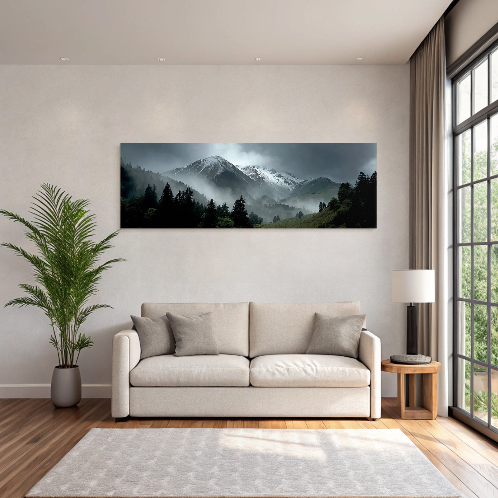 Nebelige Berglandschaft Mit Schneebedeckten Gipfeln Und Dichtem Wald