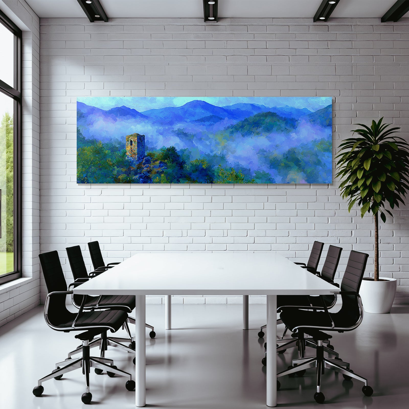 Nebelige Berglandschaft Mit Steinturm