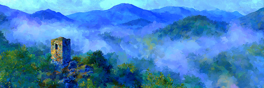 Nebelige Berglandschaft Mit Steinturm | Nebel und Wetter | Natur