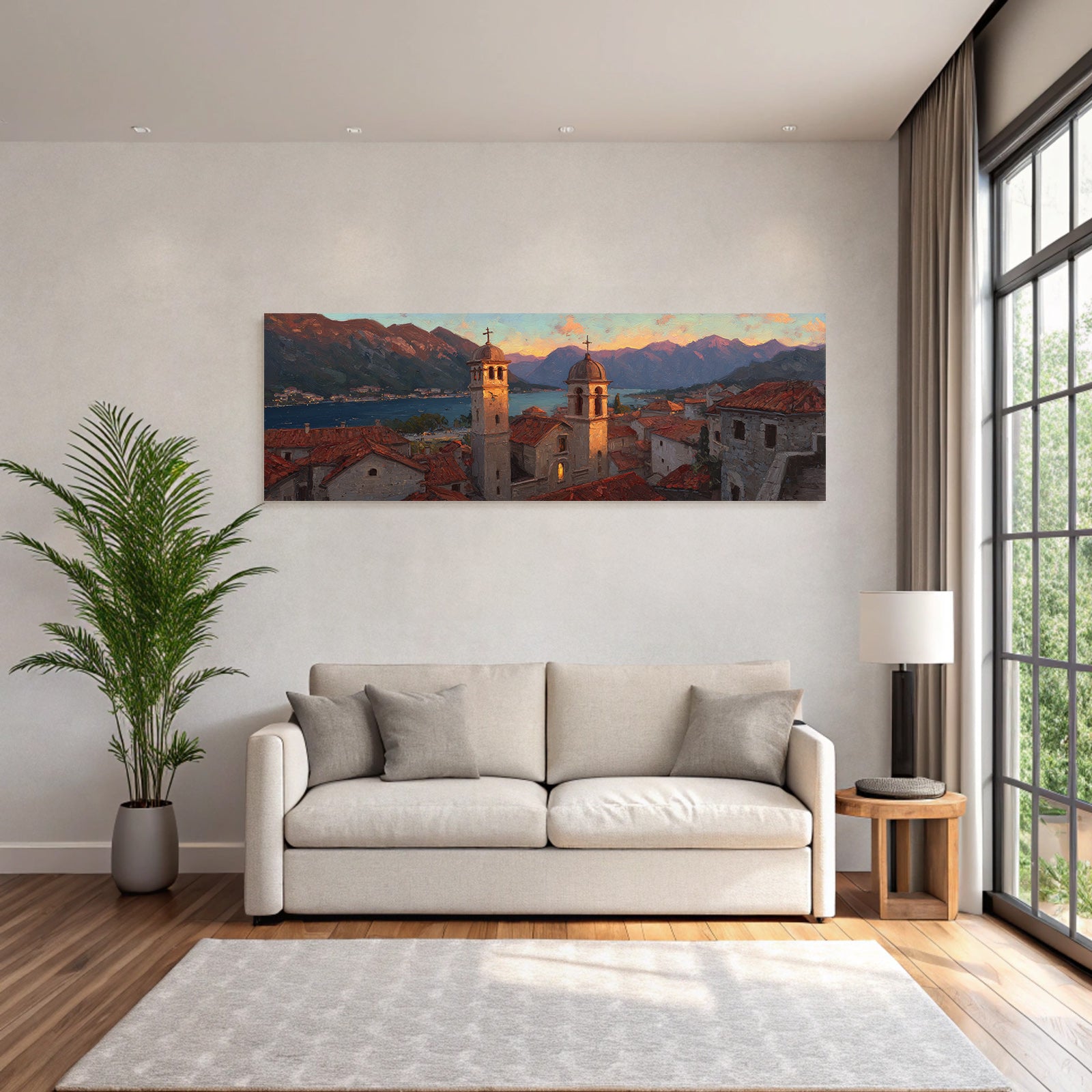Sonnenuntergang In Mediterraner Küstenstadt Mit Terrakottadächern Und Bergen