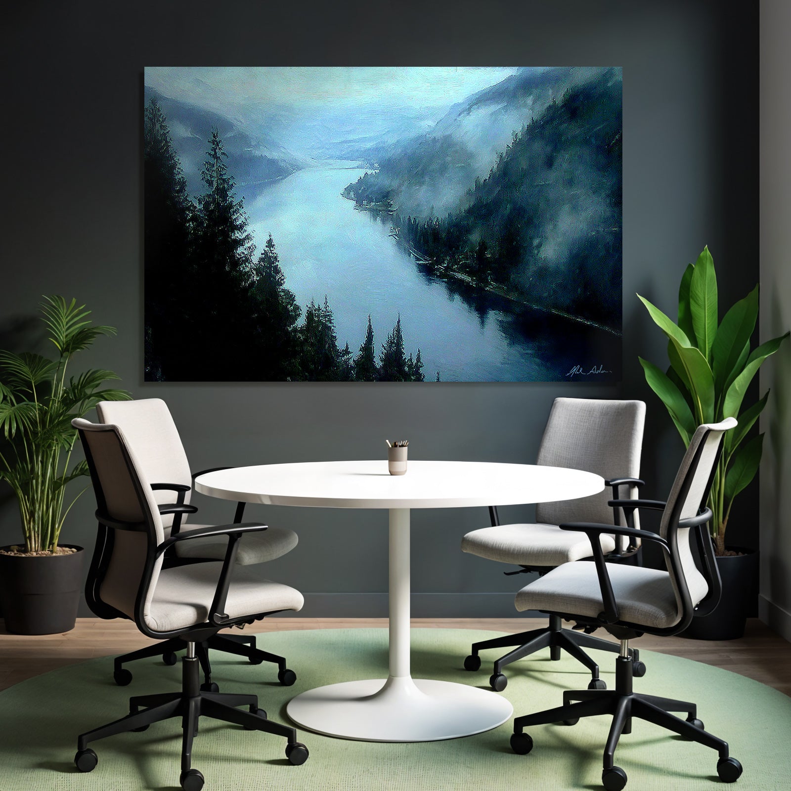 Morgendlicher Nebel In Berglandschaft Mit Fluss