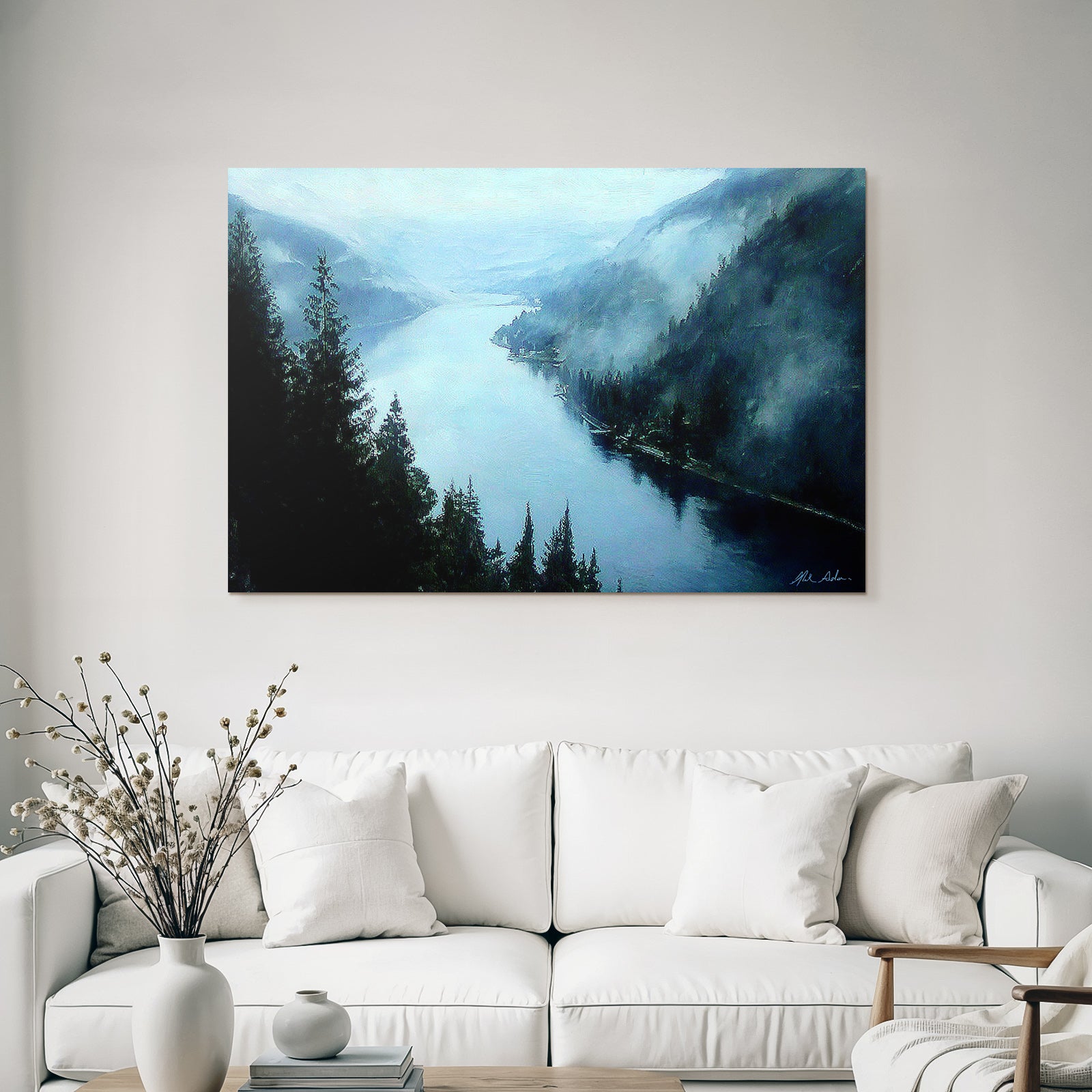 Morgendlicher Nebel In Berglandschaft Mit Fluss